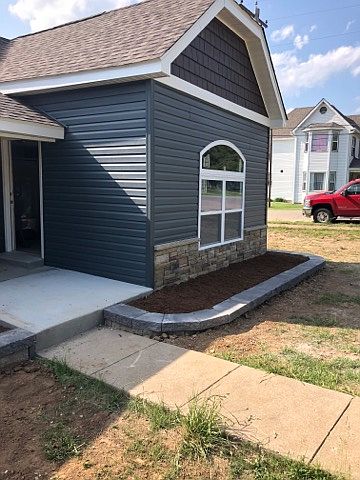2nd image of 101 S Ravencrest St