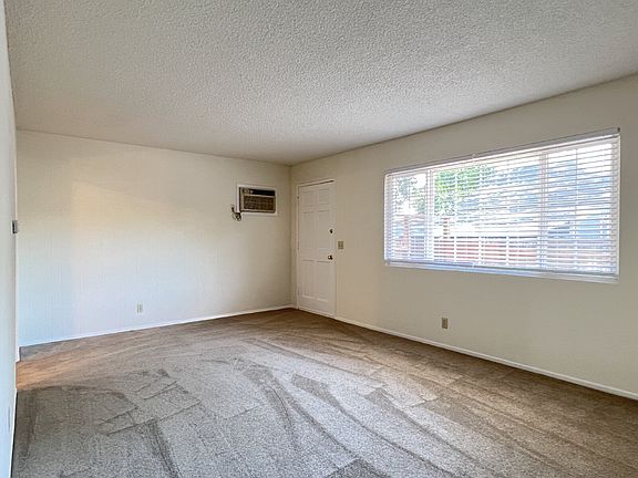 4th image of 110 11th St