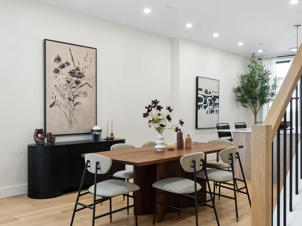 389 Manhattan Avenue image 9 of 38