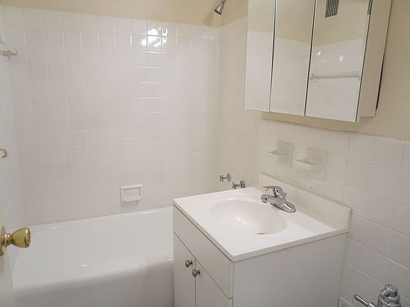 2nd image of 249 E 48th St APT 14E