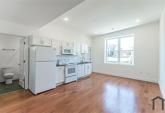 5th image of 1615 Foulkrod St #201