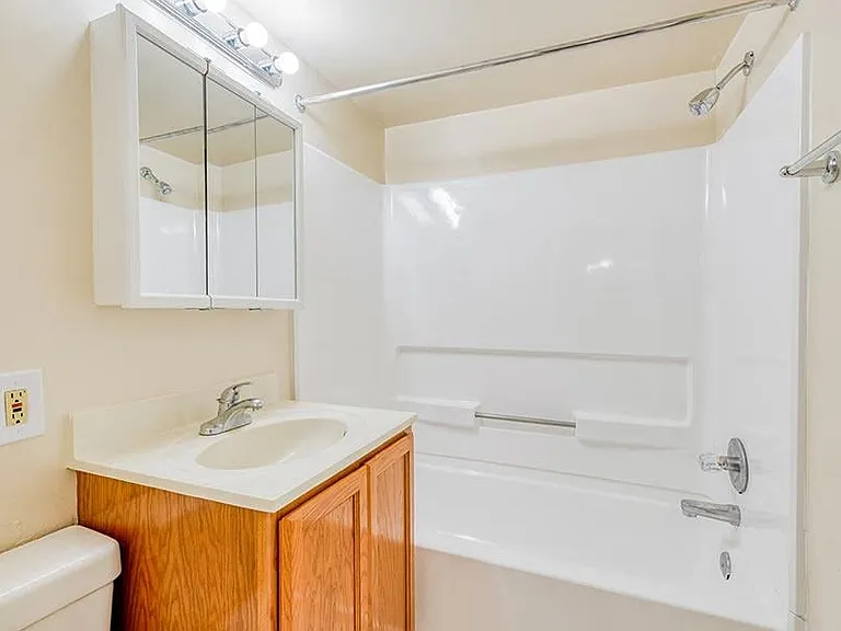 Rollingwood Apartments — Photo 6