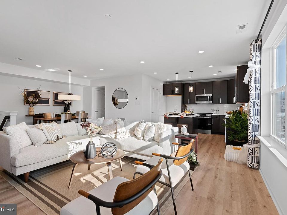 1st image of 253 Chapel Ct #84A