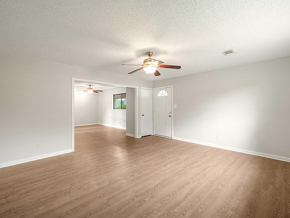 3rd image of 5011 Highland Ct