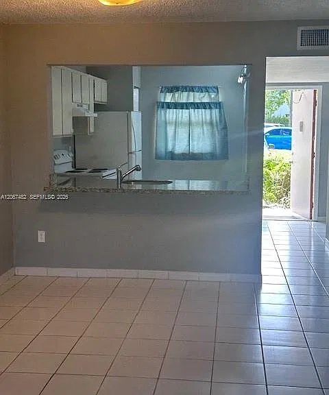 20735 NE 8th Ct #101-12 — Photo 1
