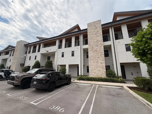 10407 NW 82nd St #9, Doral, FL 33178