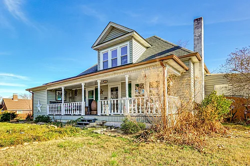 1020 Mitchell St Photo 1