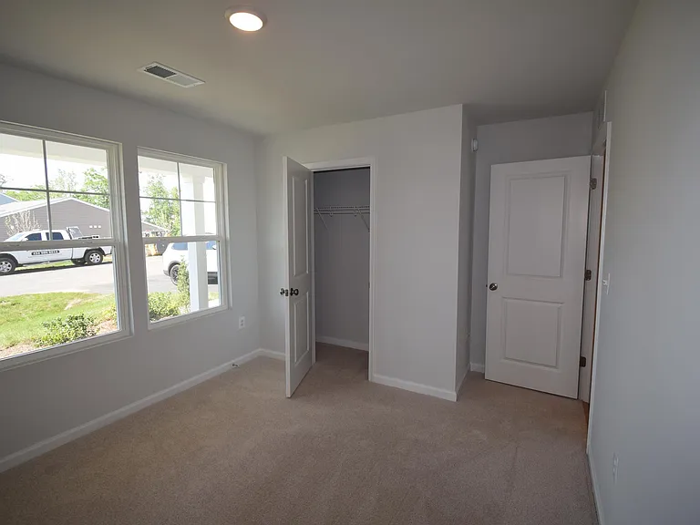 335 Horse Path Dr — Photo 8