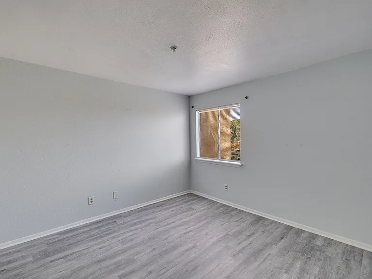 2845 Winkler Ave #319 — Photo 2