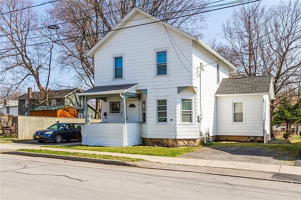 221 Mason St Canandaigua Ny 14424 Zillow