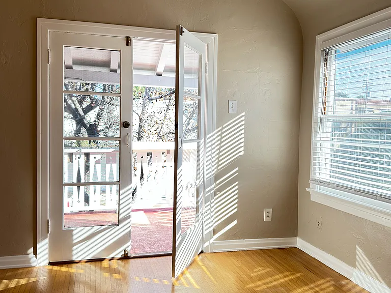 221 Loma Ave #C — Photo 14