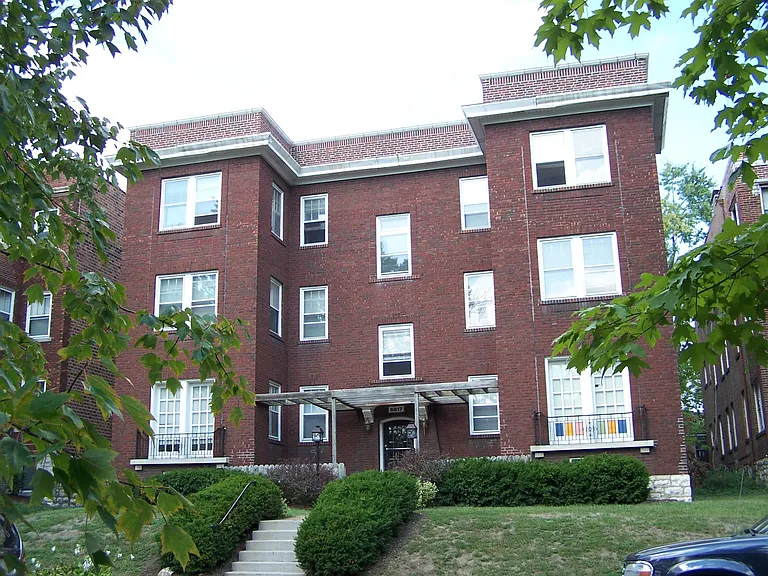 6817 Kingsbury Blvd — Photo 1