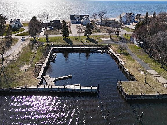 5th image of 846 S Lakeshore Dr #2