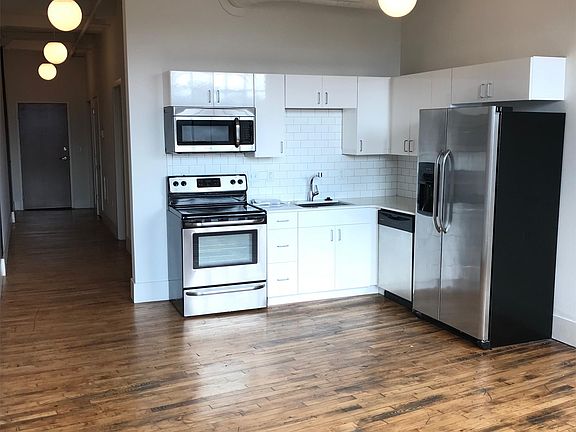 2nd image of 118 W Jackson Ave APT 305