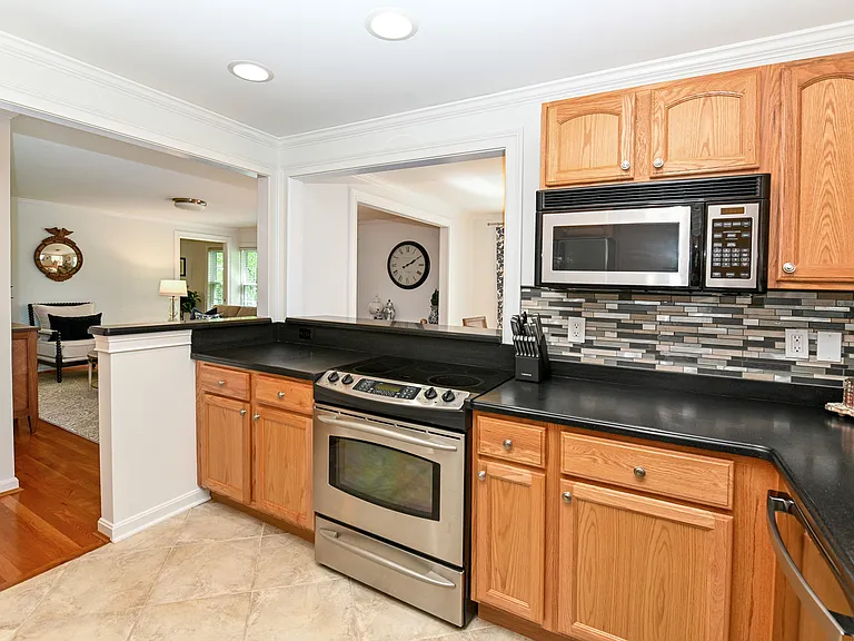 3721 Ashworth Dr #D — Photo 3
