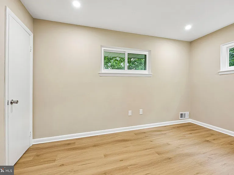 7200 Vellex Ln — Photo 25