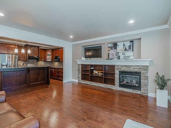 5th image of 3492 147a St