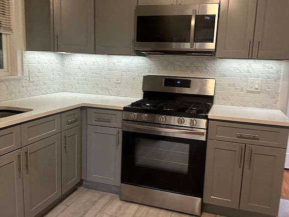 3rd image of 306 Prescott St APT 2