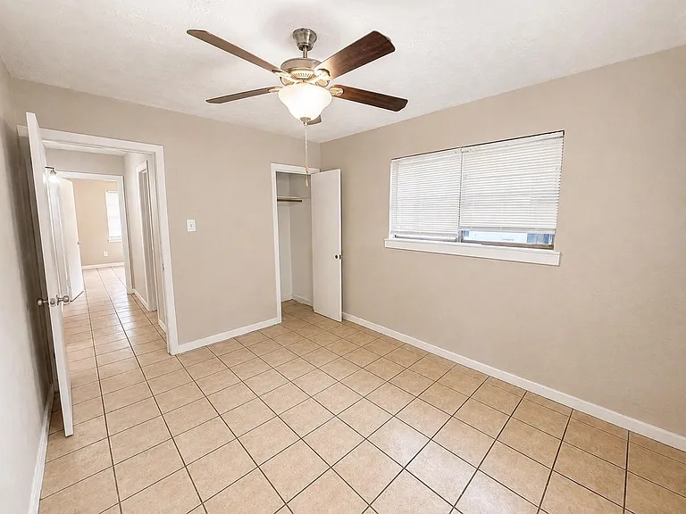 2401 Hadley Ave — Photo 8