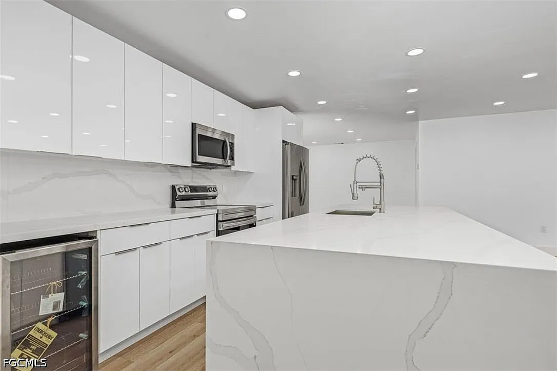 3 bed, 2.0 bath, 1511 sqft, $2,500 — Photo 4