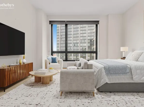 550 Vanderbilt Avenue image 1 of 18