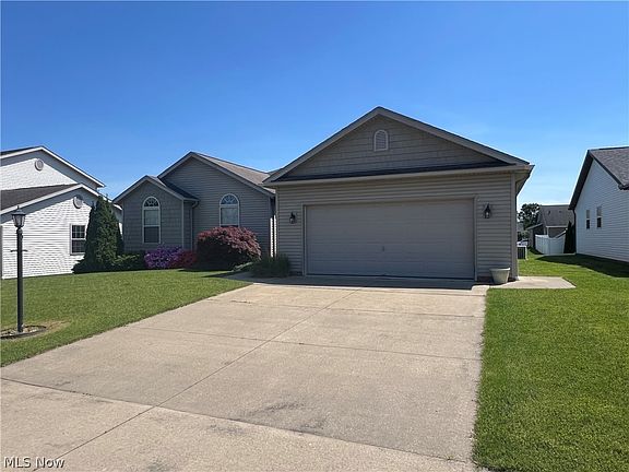 2nd image of 428 Cypress Cir SE