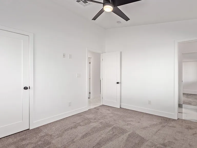 2817 N 29th Pl — Photo 19