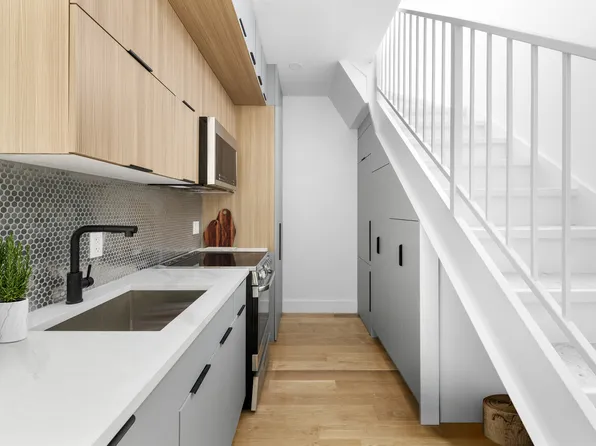 1479 Sterling Place image 3 of 8