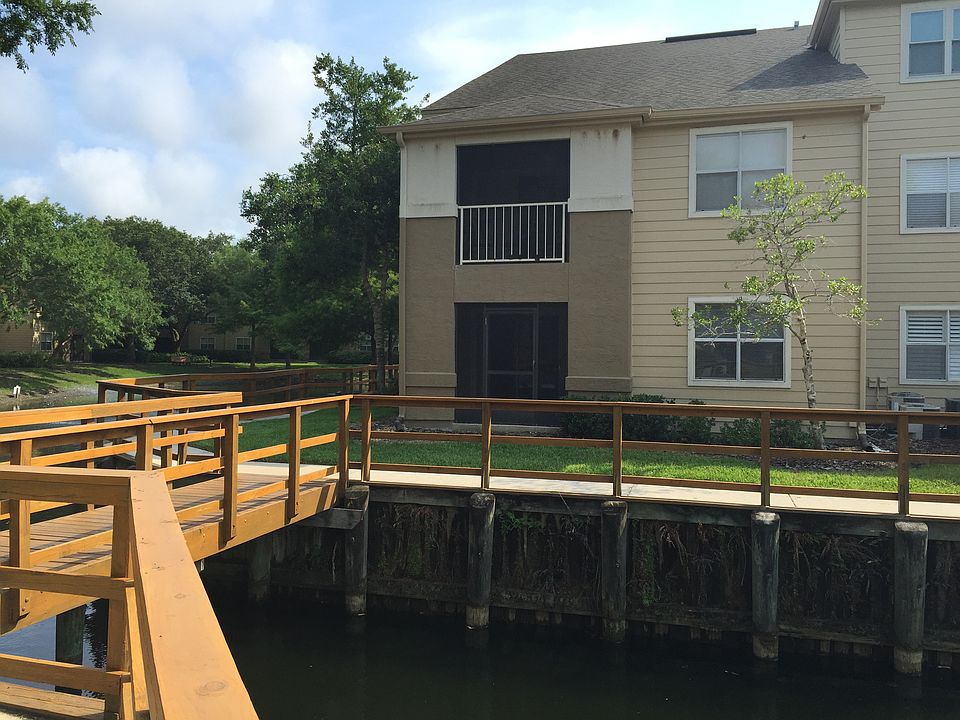 Water view on 2 sides