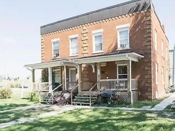 2nd image of 121 Lincoln Blvd #2