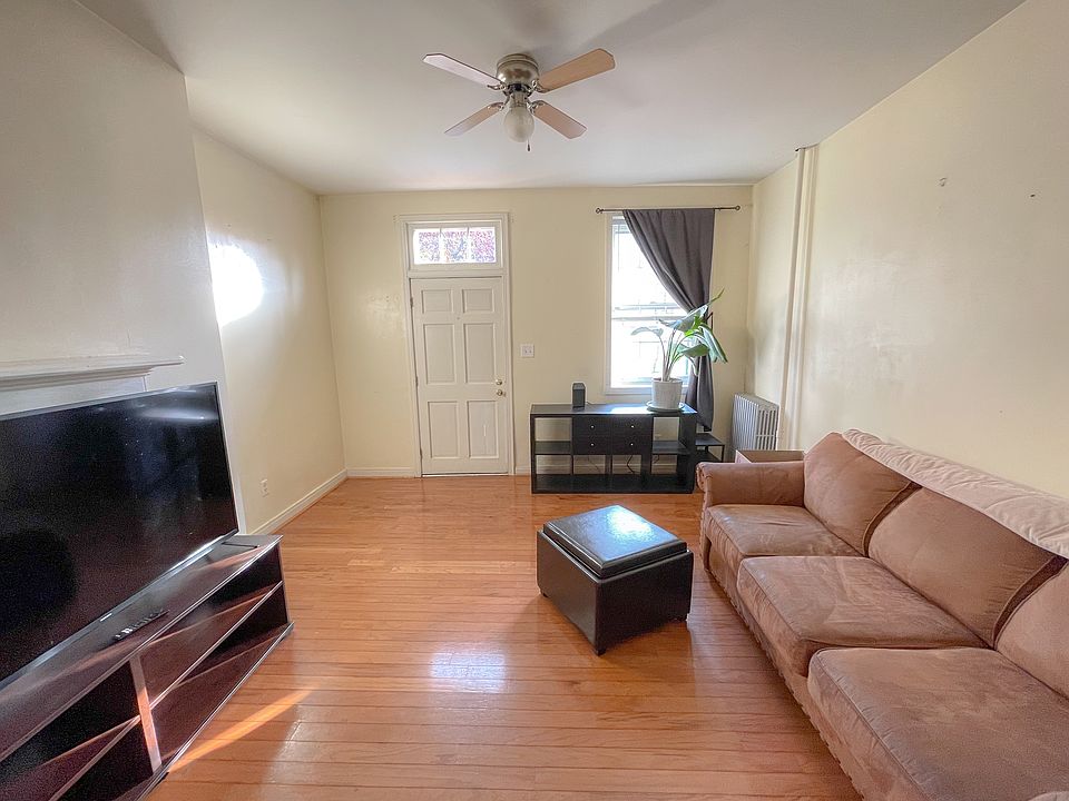 1st image of 27 W All Saints St #27