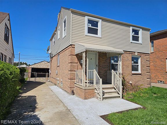 2nd image of 5215 Curtis St