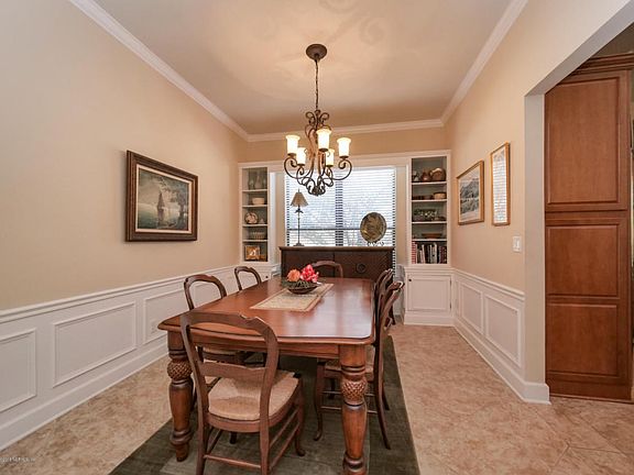 182 Marsh Hollow Rd-Dining
