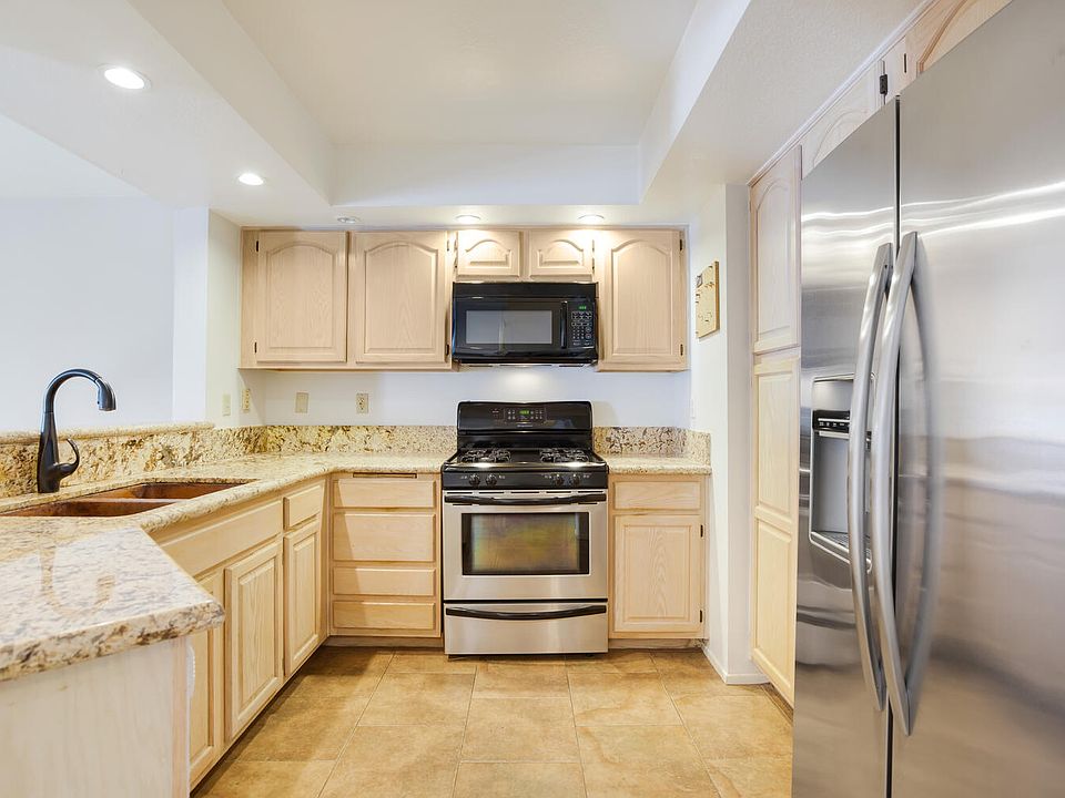 1st image of 838 Calle Los Gatos
