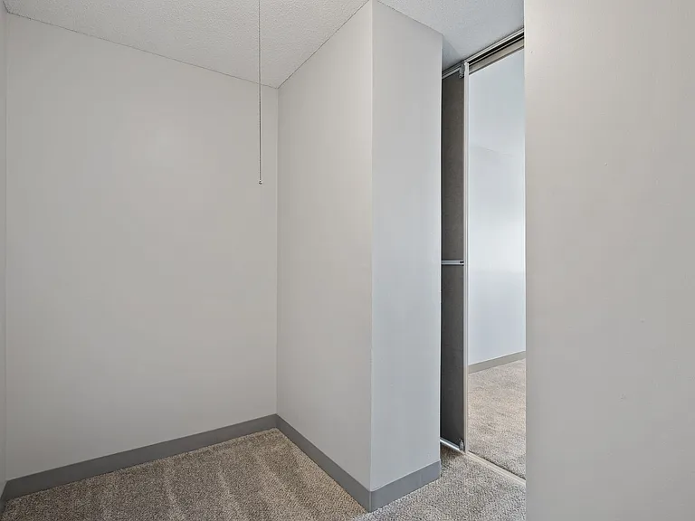 109th Place Apartments — Photo 29