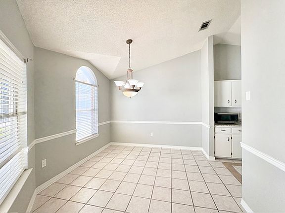 5th image of 132 Wright Cir
