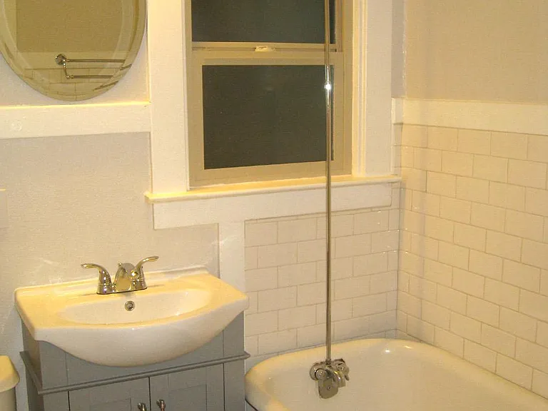 2601 E St #B — Photo 11