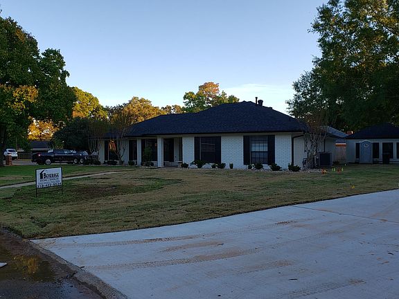 2nd image of 204 Country Club Dr