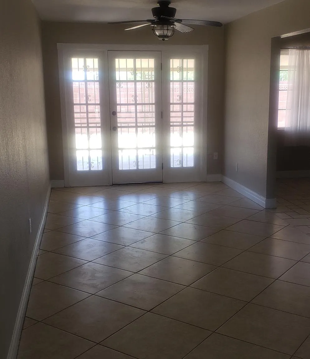 3 bed, 1301 sqft, $2,550 — Photo 4