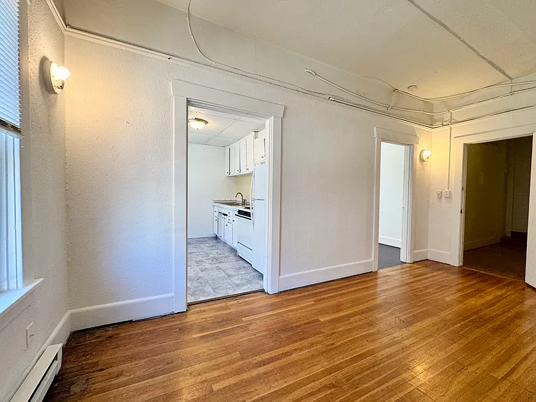 813 1/2 5th Ave N #2 — Photo 4