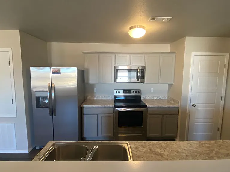 2704B Sidney St — Photo 6