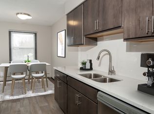 Chateau Apartments, Saint Paul, MN 55118