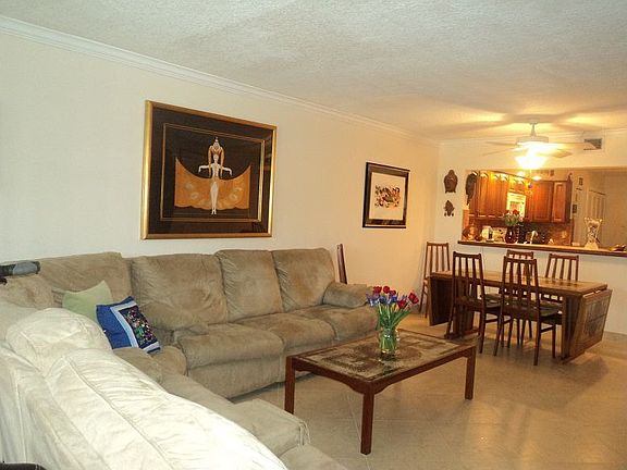 3rd image of 214 Bay Colony Dr N