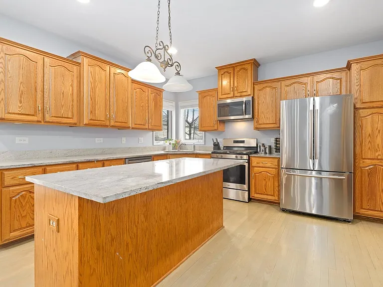 520 N Veterans Pkwy — Photo 9