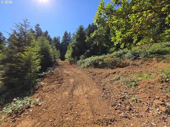25797 Siuslaw River Rd, Lorane, OR 97451