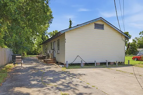 915 N Blake St Photo 1