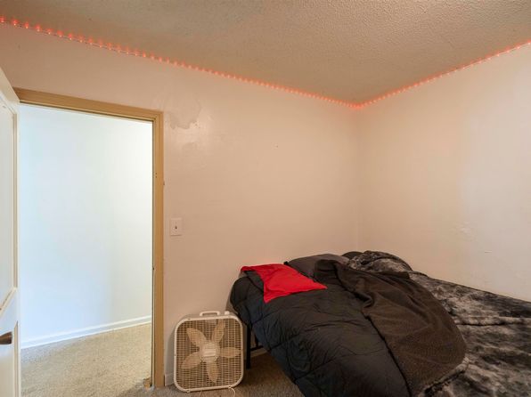 wichita-kansas-443187045 picture