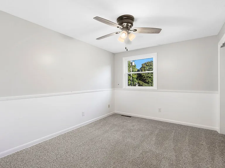 2329 E Bancroft St — Photo 17