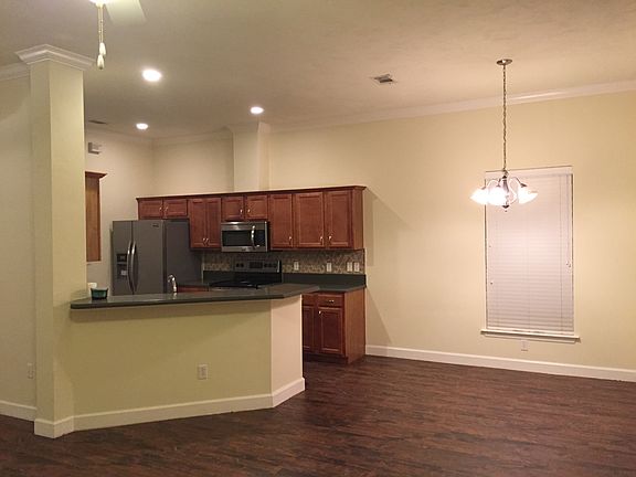 4th image of 5562 Hampton Hill Cir