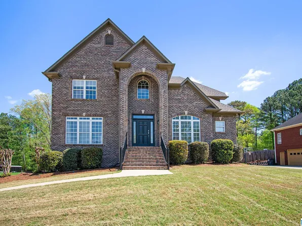 2704 Chesapeake Dr, Hueytown, AL 35023
